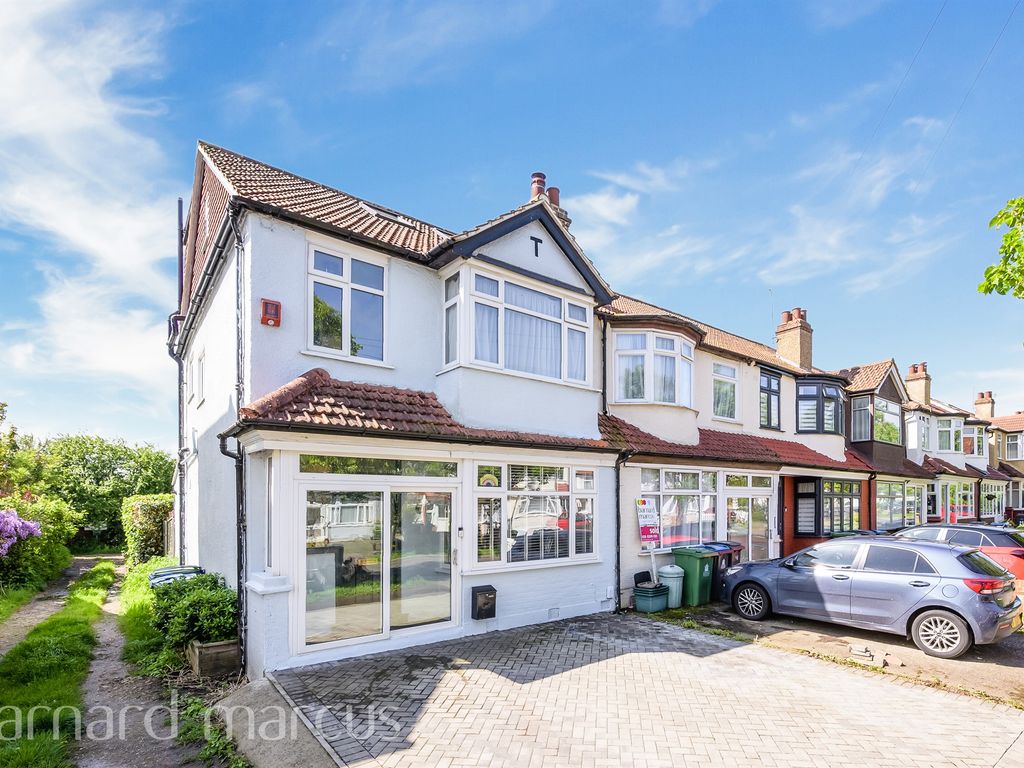 4 bed terraced house for sale in Ladywood Road, Surbiton KT6, £700,000
