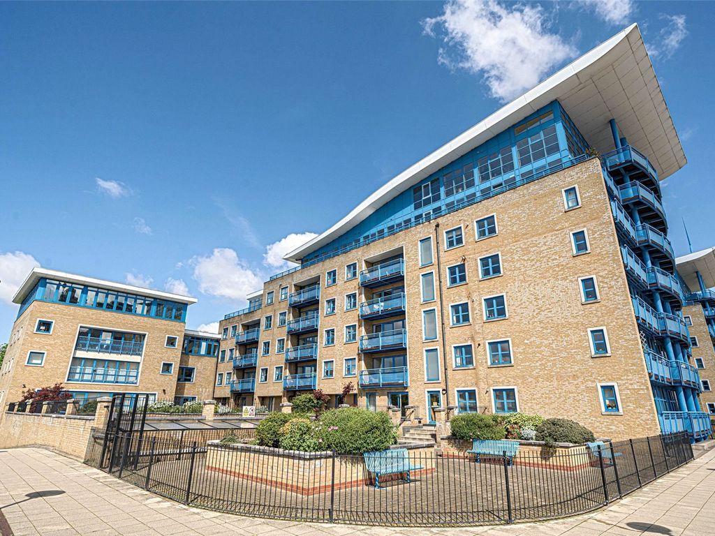 2 bed flat for sale in Trinity Wharf, Rotherhithe Street SE16, £549,950