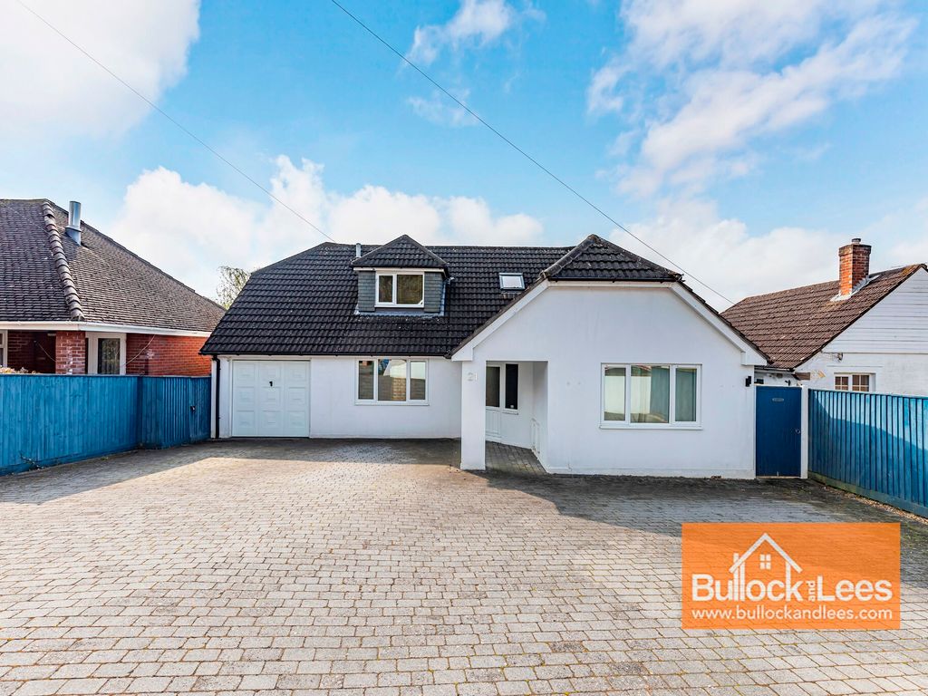 5 bed detached house for sale in Springdale Avenue, Broadstone BH18, £559,950