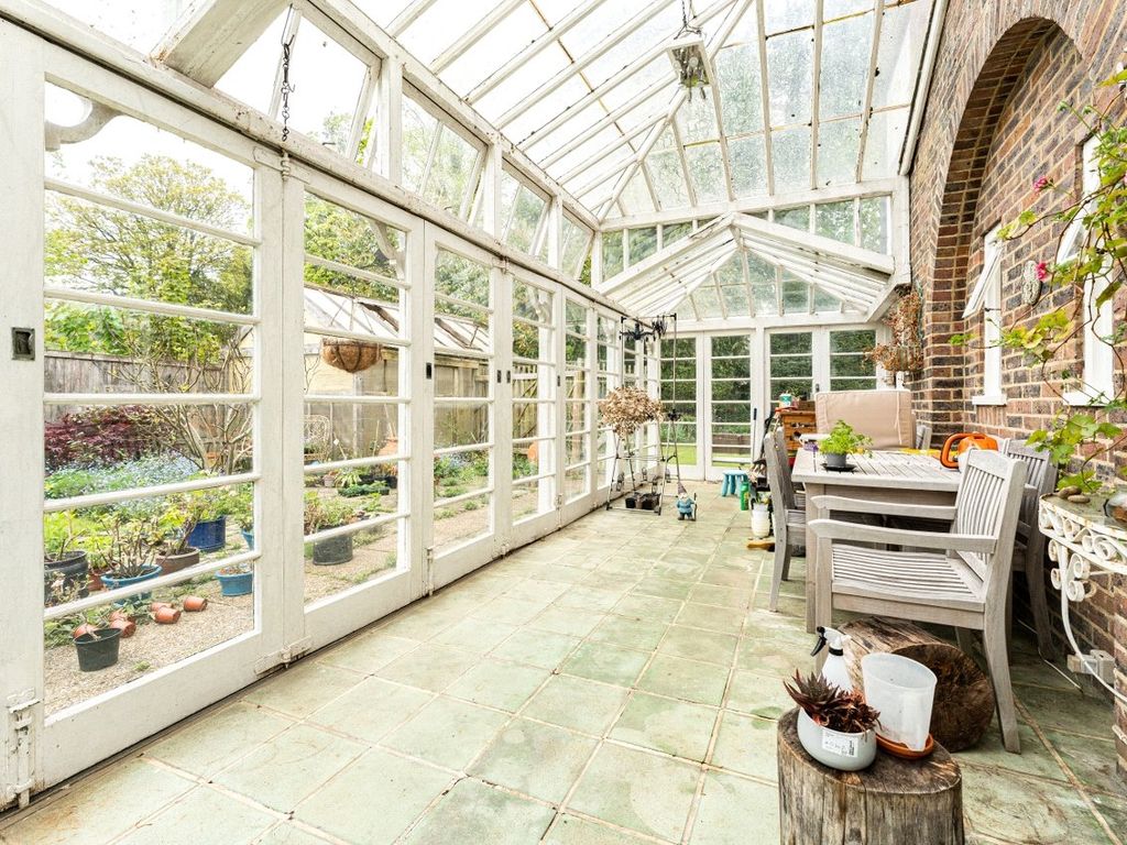 6 bed detached house for sale in Firs Road, Kenley CR8, £1,250,000