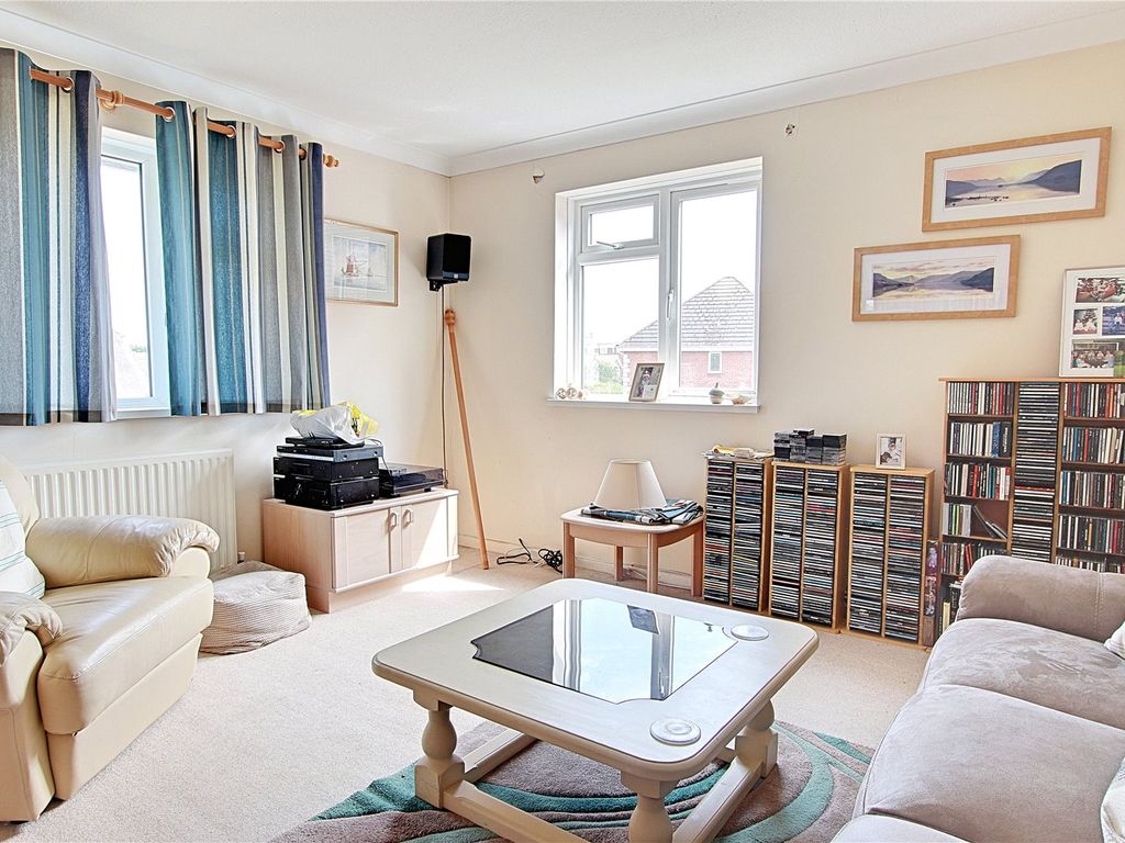 2 bed flat for sale in Cove Road, Rustington, Littlehampton, West Sussex BN16, £245,000