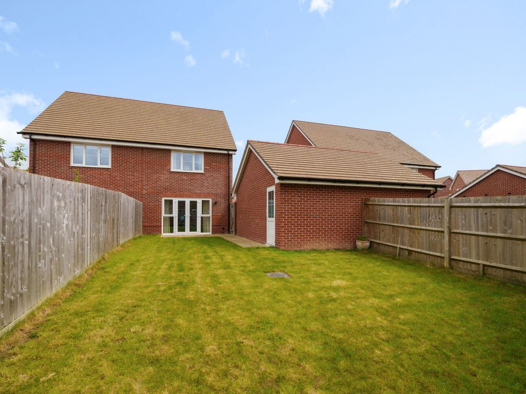 2 bed semi-detached house for sale in Pelham Drive, Cranleigh GU6, £425,000