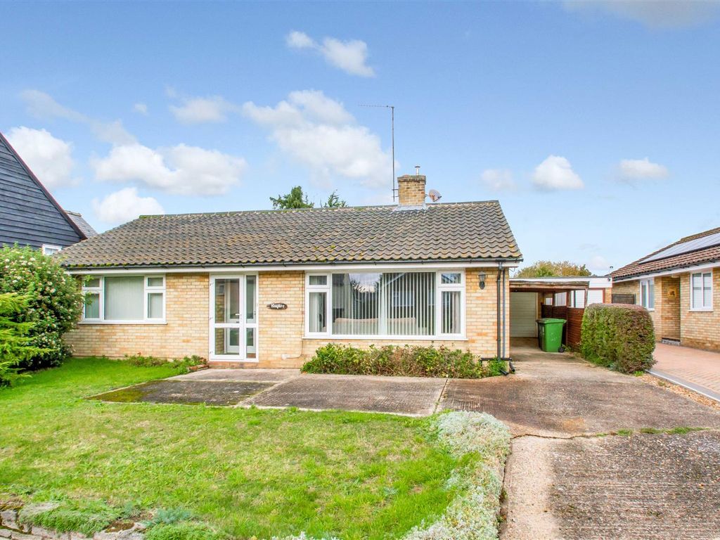 3 bed detached bungalow for sale in Haverhill Road, Horseheath, Cambridge CB21, £415,000