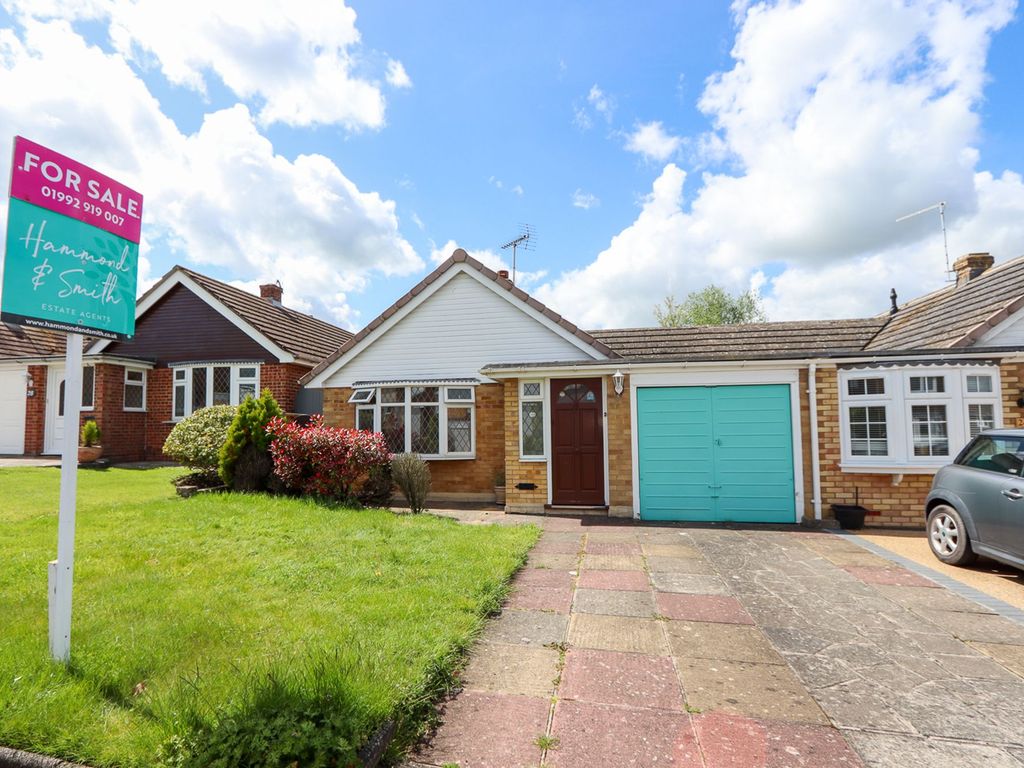 2 bed semi-detached bungalow for sale in Emberson Way, North Weald CM16, £420,000