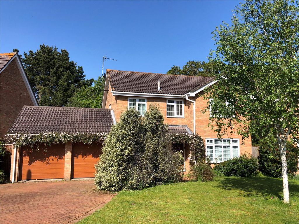 5 bed detached house for sale in Silverdale, Barton On Sea, Hampshire BH25, £685,000