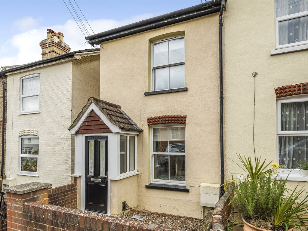3 bed terraced house for sale in Guildford, Surrey GU2, £425,000
