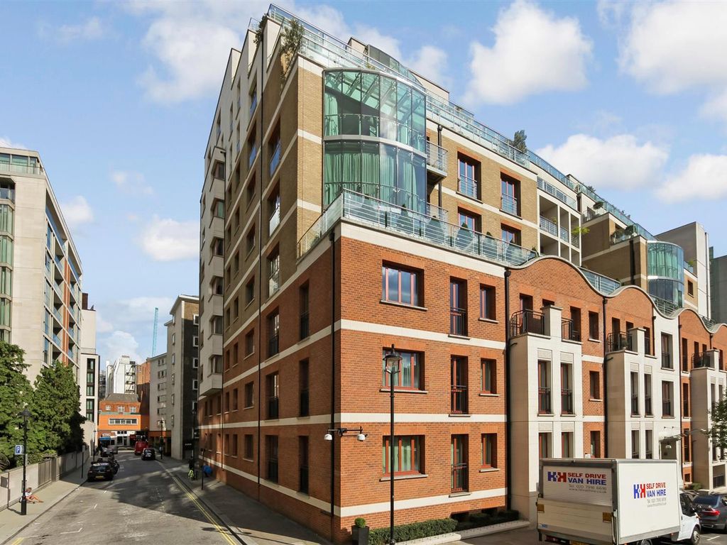 1 bed flat for sale in Lancelot Place, Knightsbridge, London SW7, £1,050,000