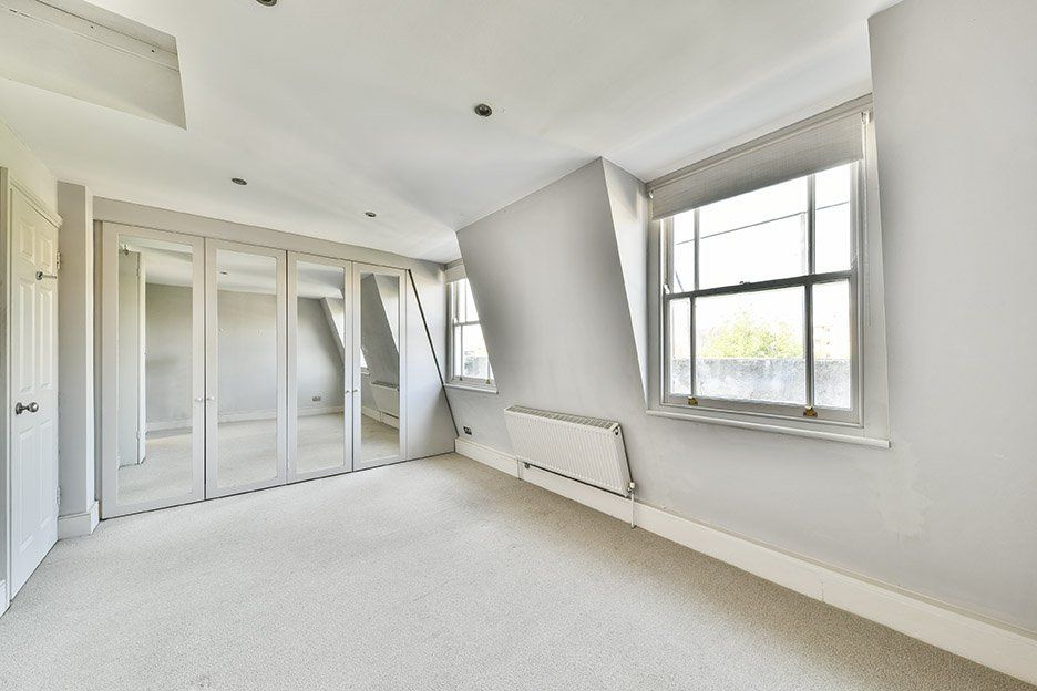 2 bed flat for sale in Claverton Street, London SW1V, £795,000