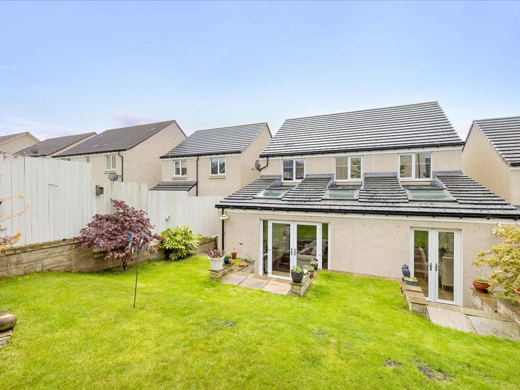 5 bed detached house for sale in 26 Whitehouse Way, Gorebridge EH23, £385,000