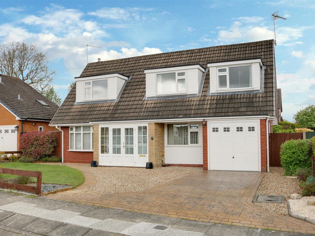 4 bed detached house for sale in Bladon Crescent, Alsager, Stoke-On-Trent ST7, £375,000