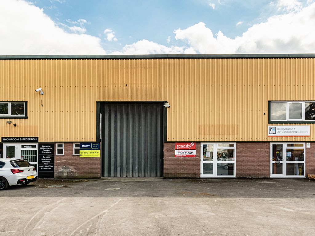 Warehouse to let in Unit 10 Victory Close, Wimborne BH21, £28,000 pa