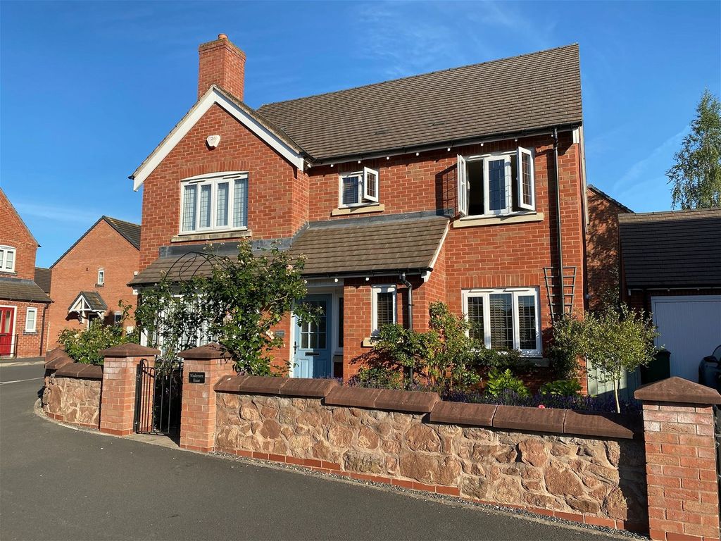 4 bed detached house for sale in Audley Road, Newport TF10, £395,000