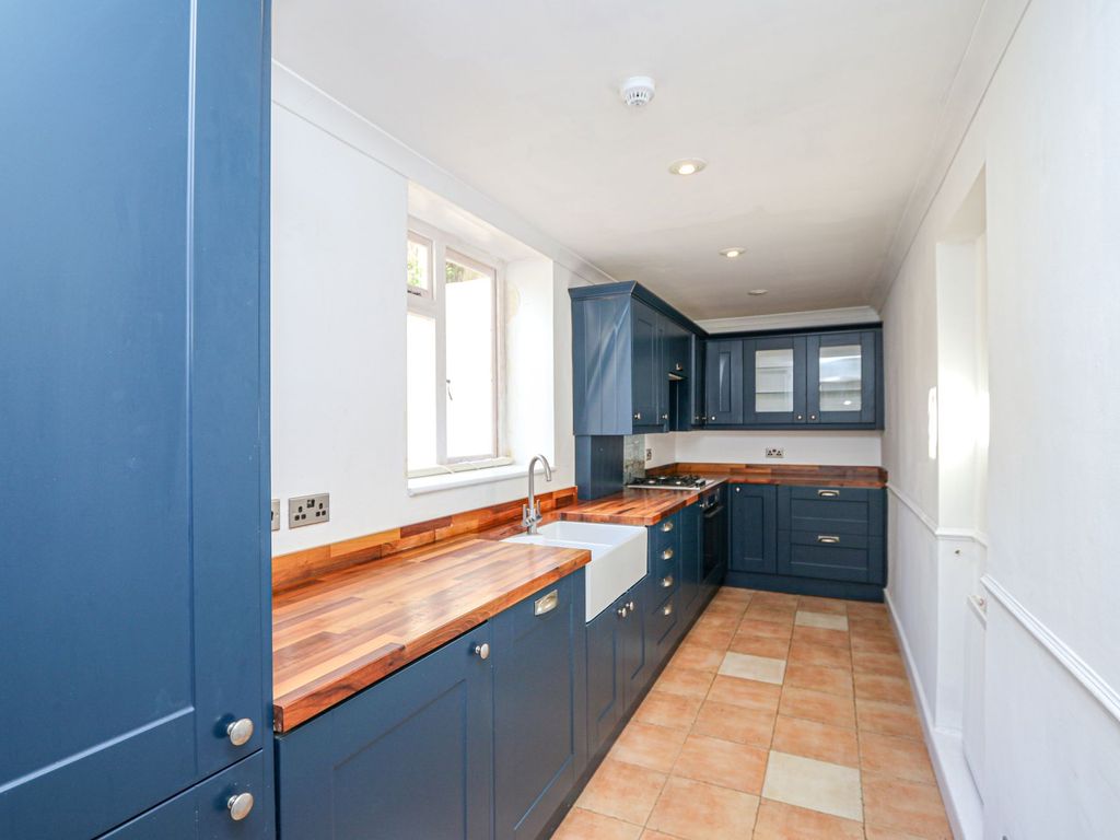 2 bed flat for sale in Buckingham Road, Brighton BN1, £390,000
