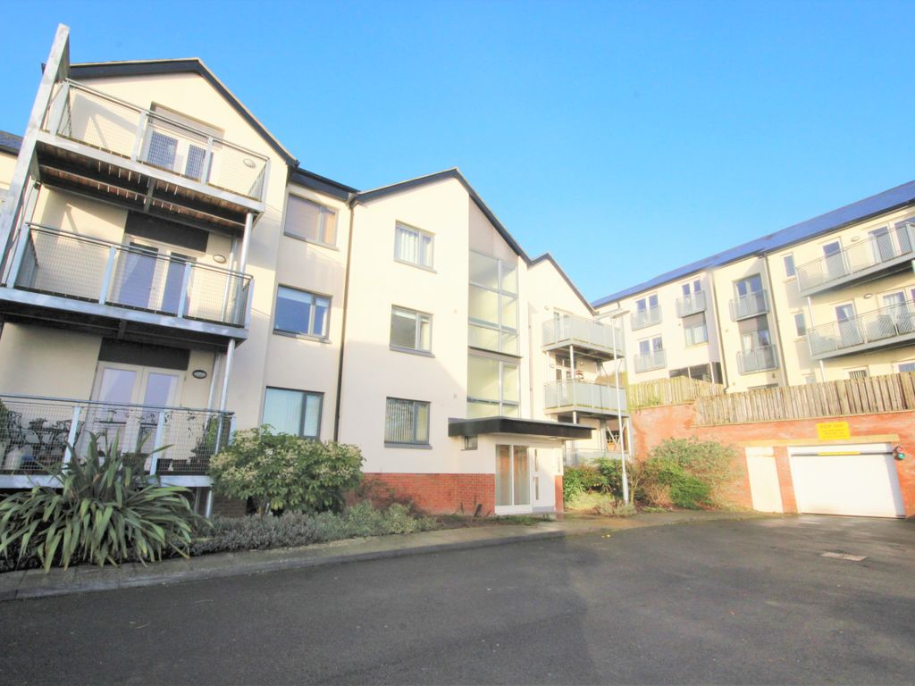 2 bed flat for sale in Old Brewery Walk, Brackley NN13, £219,995