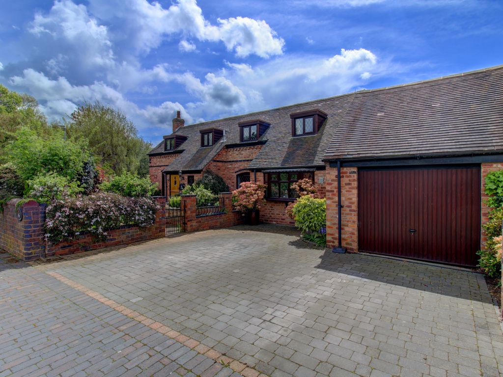 3 bed detached house for sale in The Granary, Aldridge, Walsall WS9, £615,000
