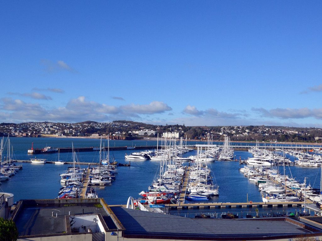 3 bed flat for sale in Beacon Terrace, Torquay TQ1, £255,000