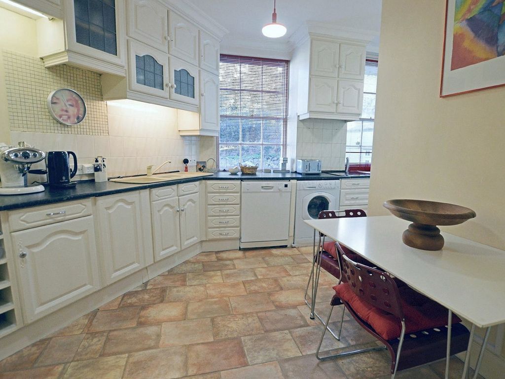 3 bed flat for sale in Beacon Terrace, Torquay TQ1, £255,000