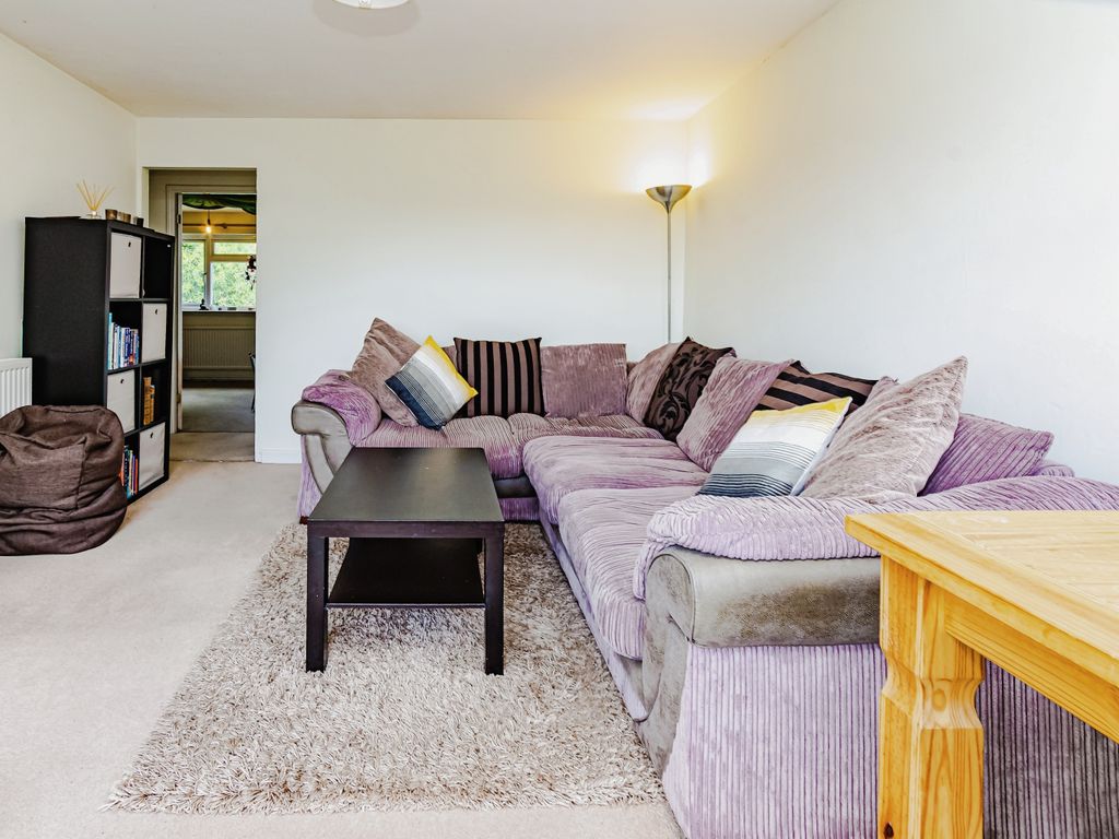 2 bed maisonette for sale in Ashcombe Road, Dorking RH4, £400,000