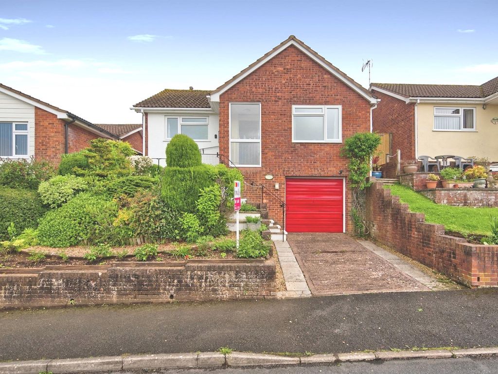 2 bed detached bungalow for sale in Regents Way, Minehead TA24, £335,000