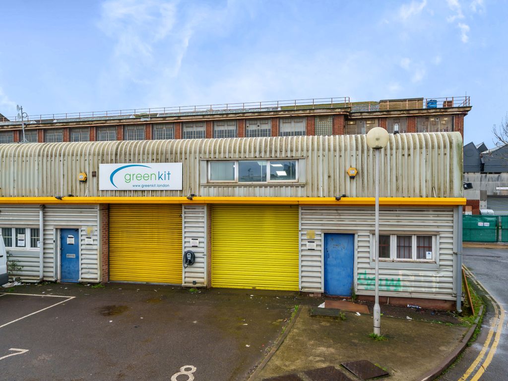 Warehouse to let in 8 Cygnus Business Centre, Dalmeyer Road, Willesden NW10, £32,500 pa