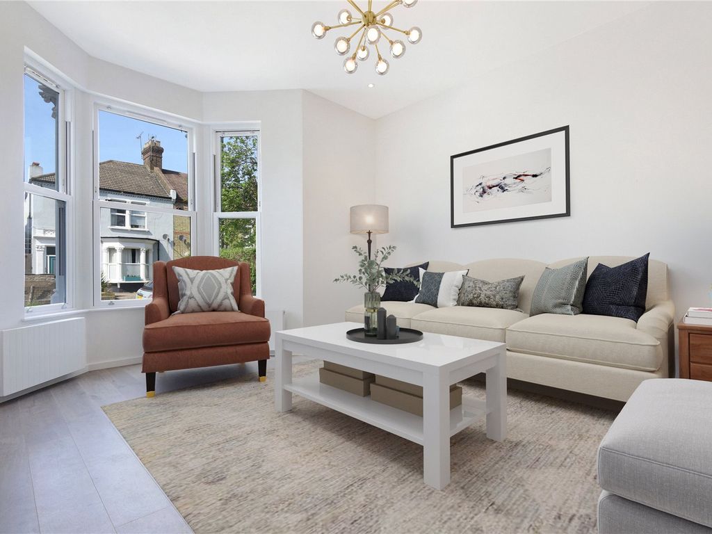 3 bed maisonette for sale in The Avenue, Haringey, London N8, £775,000