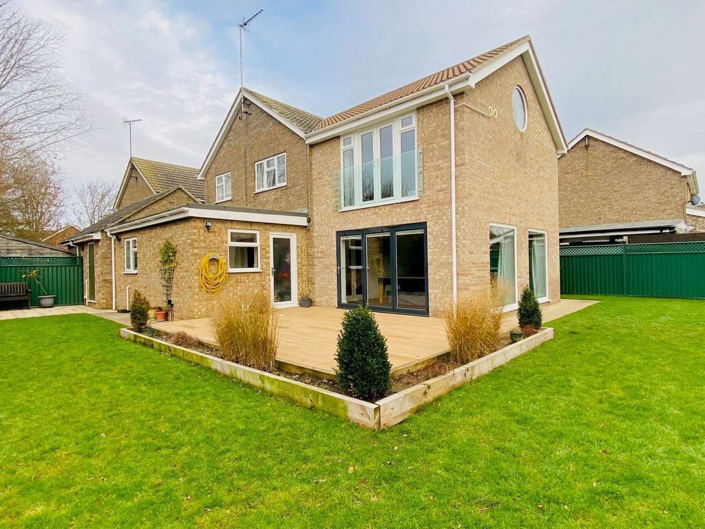 5 bed detached house for sale in Maple Close, Sawtry, Cambridgeshire. PE28, £450,000