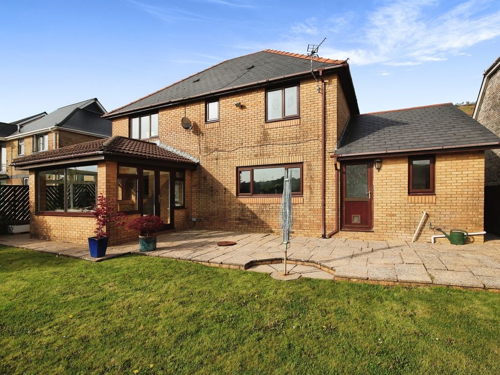 4 bed detached house for sale in Ffordd Las, Abertridwr, Caerphilly CF83, £487,000
