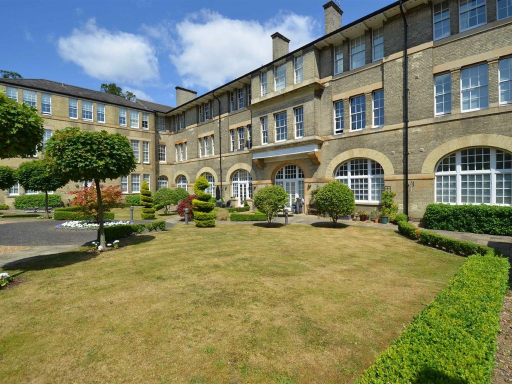 2 bed flat for sale in St. Vincents Lane, London NW7, £550,000