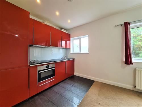 2 bed flat for sale in Fallow Court Avenue, London N12, £425,000