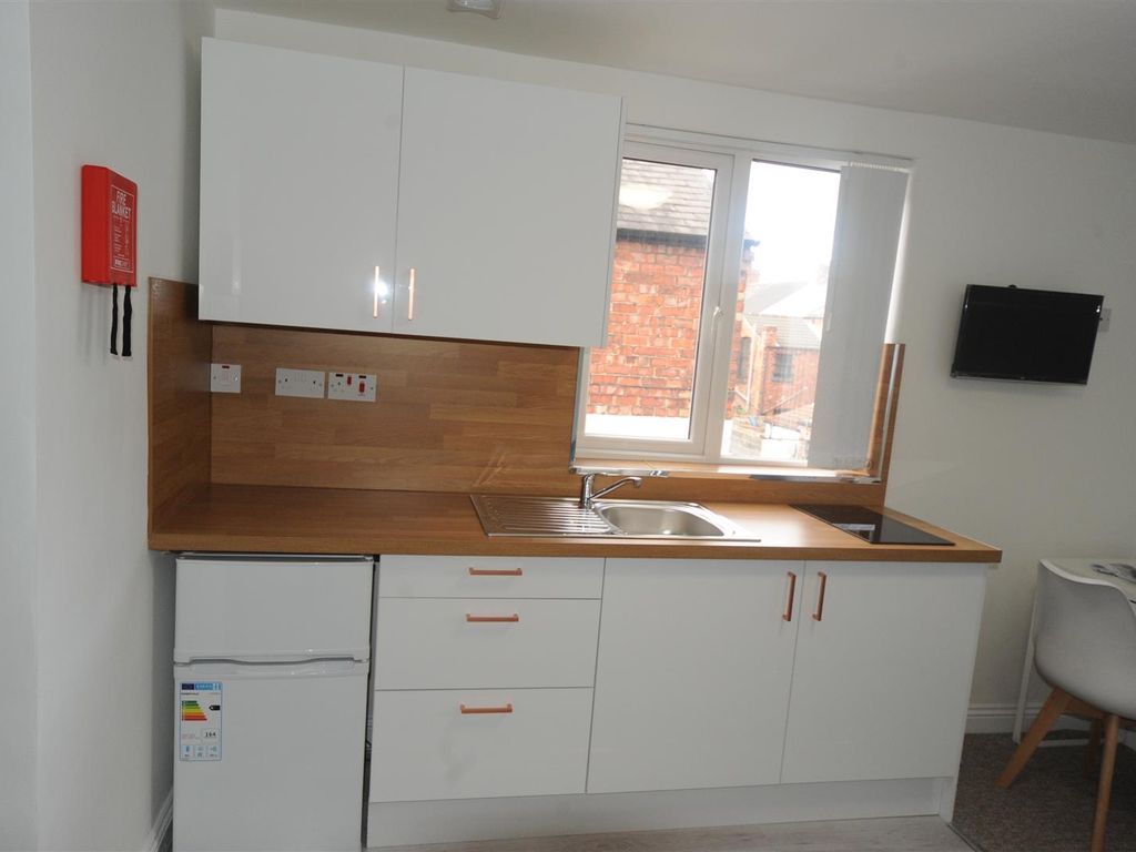 1 bed flat to rent in Borough Road, Middlesbrough, North Yorkshire TS1, £650 pcm
