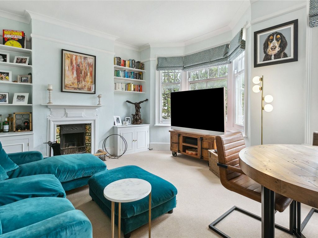 3 bed maisonette for sale in Marcus Street, London SW18, £750,000
