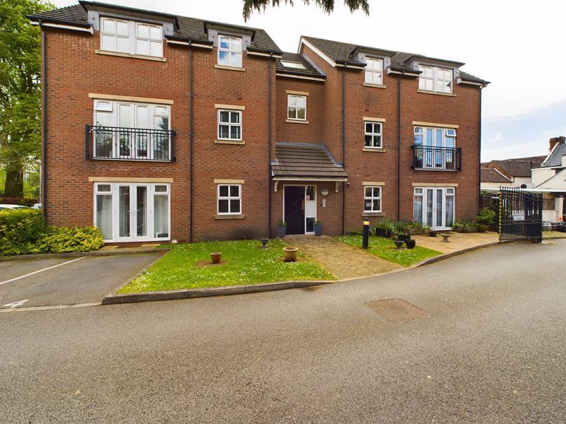 2 bed flat for sale in Dunstanville Court, Shifnal, Shropshire. TF11, £145,000