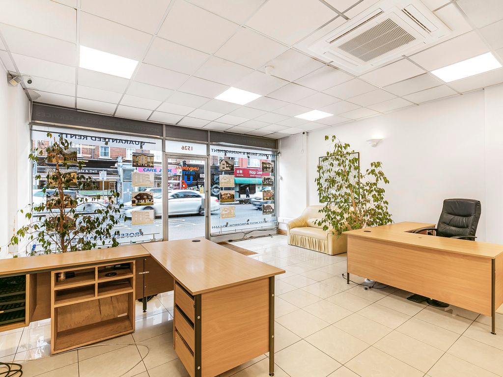 Retail premises to let in 1526 London Road, Norbury, London SW16, £29,950 pa