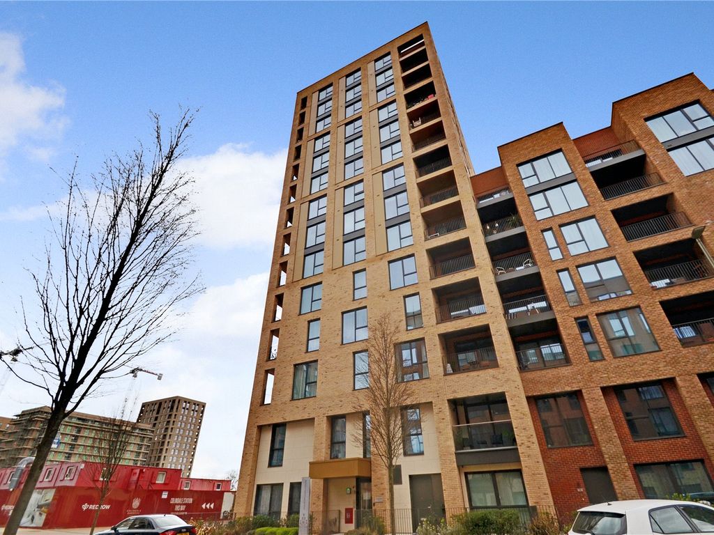 1 bed flat for sale in Lismore Boulevard, Colindale Gardens, Colindale NW9, £350,000