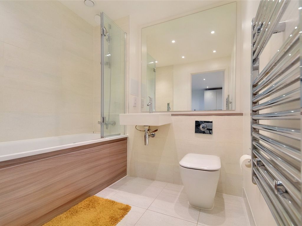 1 bed flat for sale in Lismore Boulevard, Colindale Gardens, Colindale NW9, £350,000