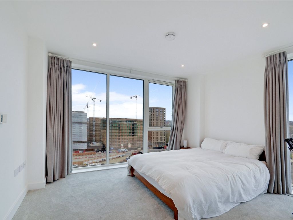 1 bed flat for sale in Lismore Boulevard, Colindale Gardens, Colindale NW9, £350,000