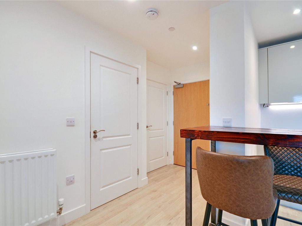 1 bed flat for sale in Lismore Boulevard, Colindale Gardens, Colindale NW9, £350,000