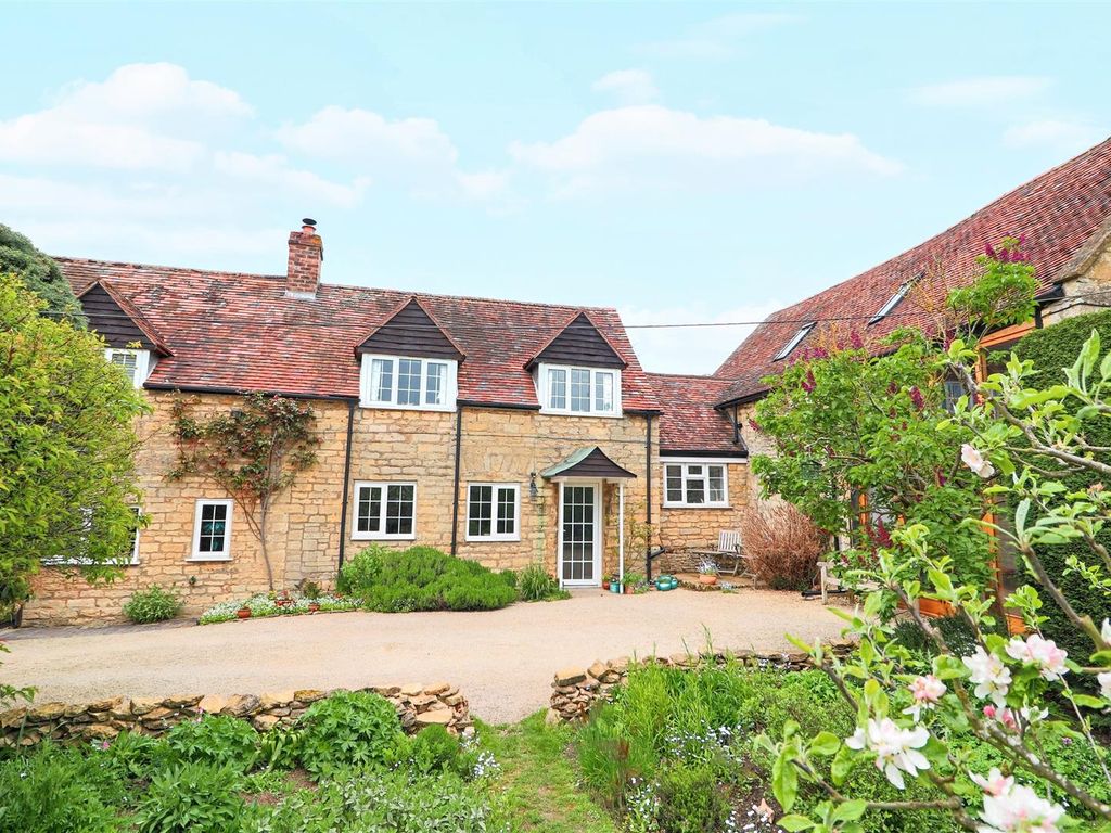 3 bed cottage for sale in Conderton, Tewkesbury GL20, £599,950