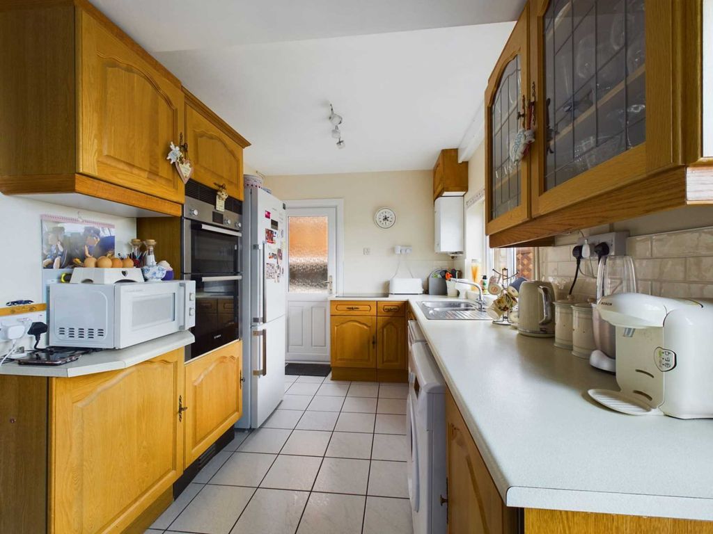3 bed semi-detached house for sale in The Ridgeway, Marlow SL7, £648,000