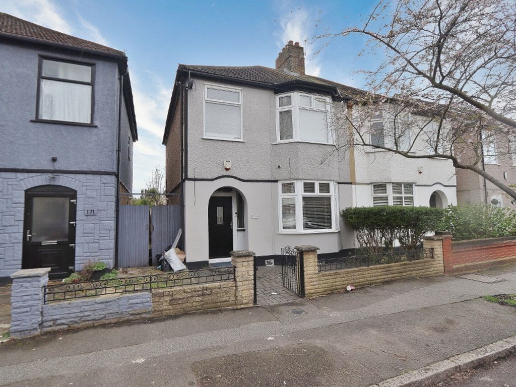 3 bed semi-detached house for sale in Hainault Road, Collier Row RM5, £475,000