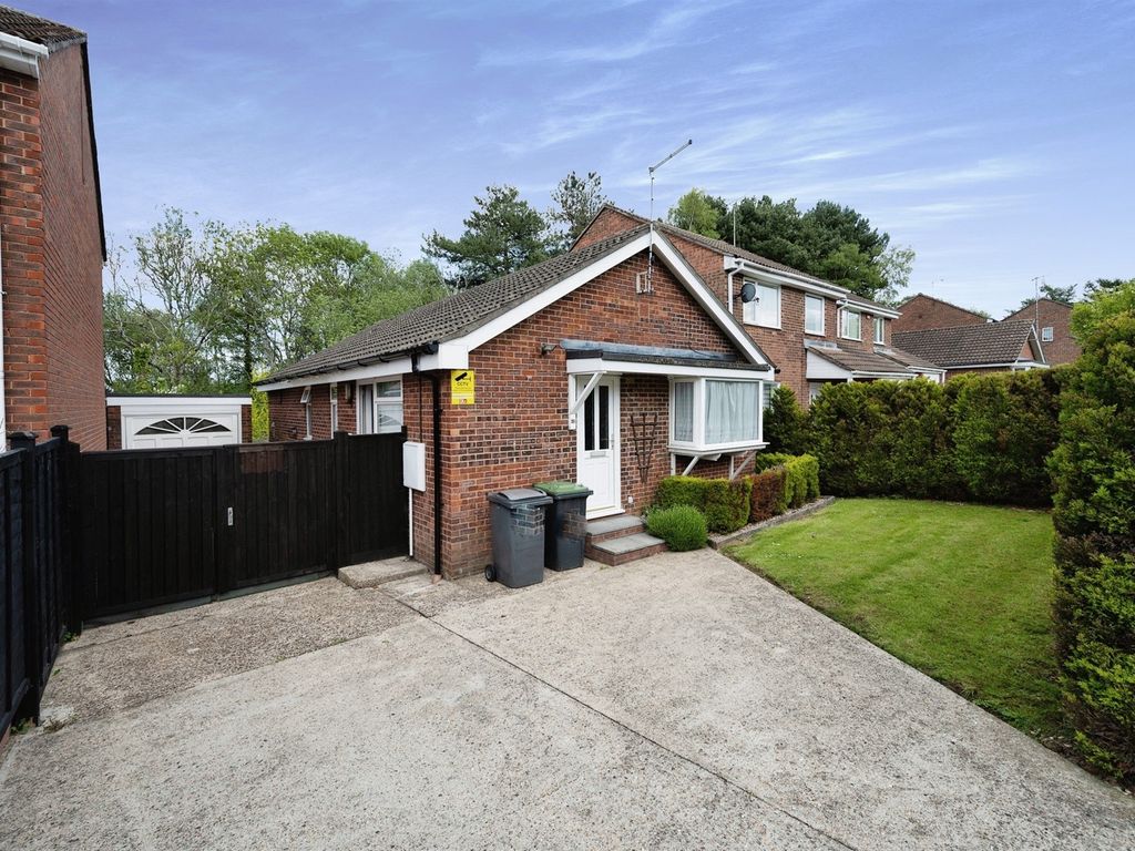 3 bed detached bungalow for sale in Spruce Avenue, Waterlooville PO7, £395,000