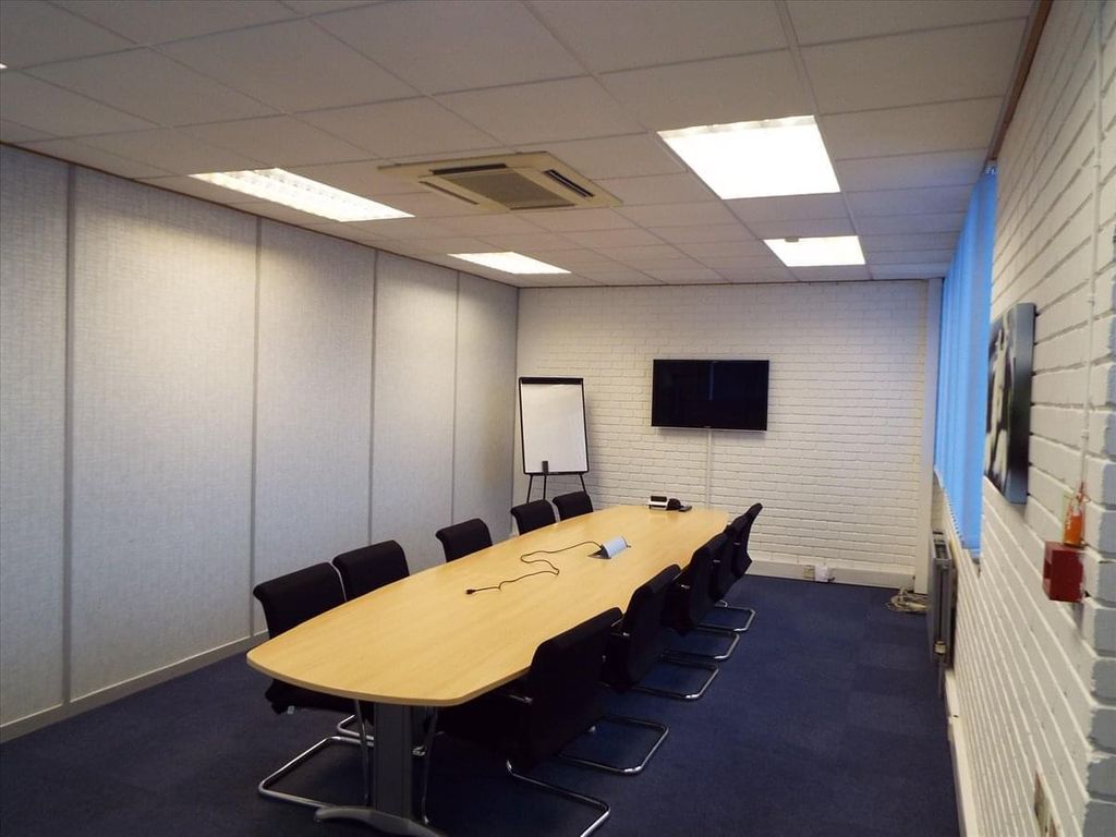 Serviced office to let in Spelthorne, Middlesex, Ashford TW15, £3,540 pa