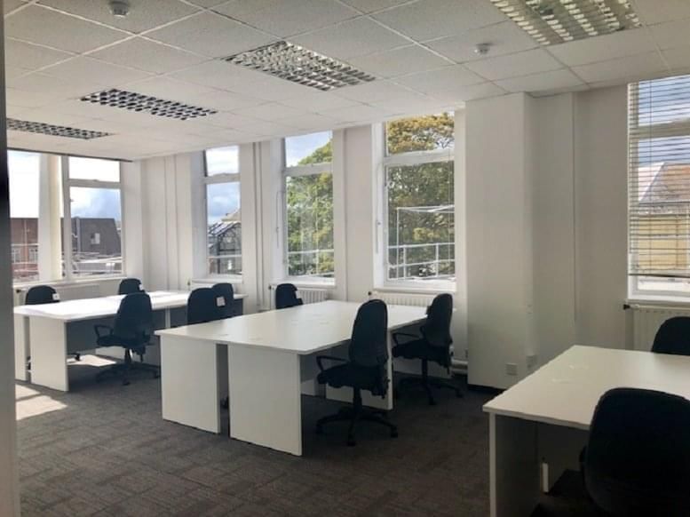 Serviced office to let in Chapel House, Chapel Road, Worthing BN11, £1,200 pa
