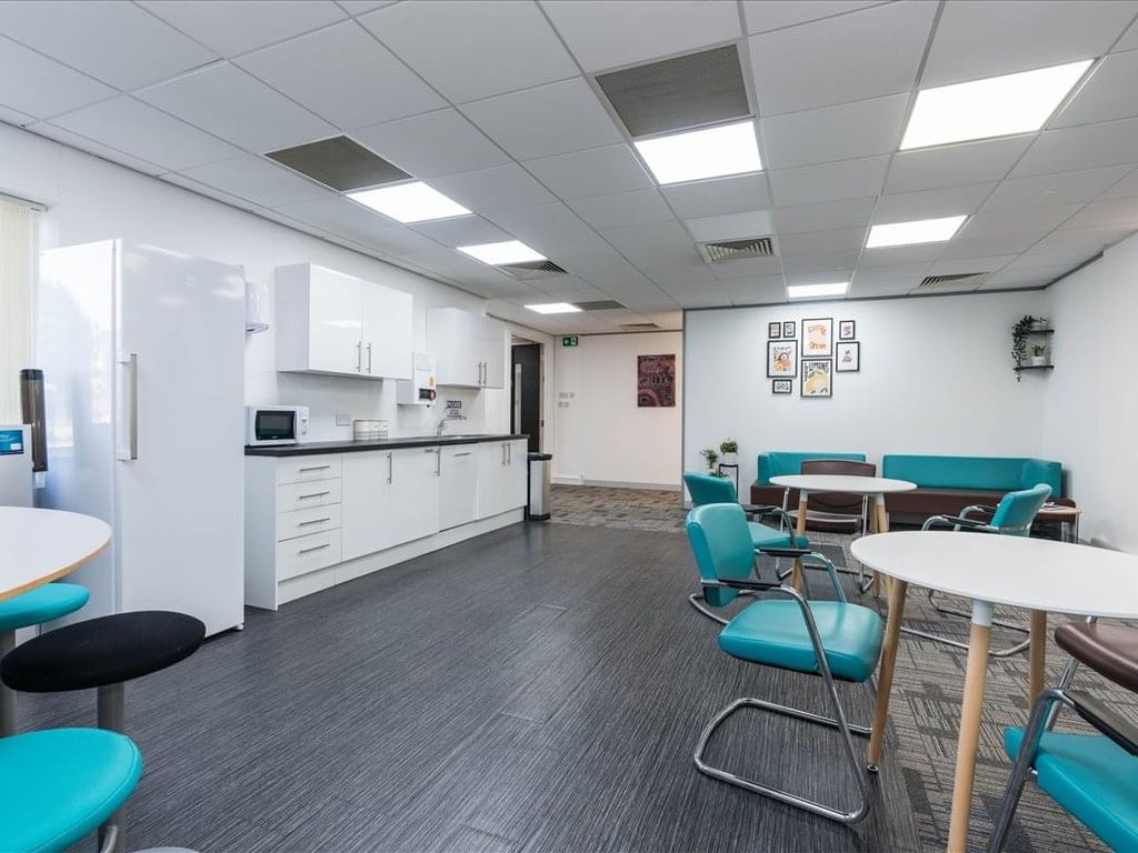 Serviced office to let in Warrington, England, United Kingdom WA3, £2,400 pa