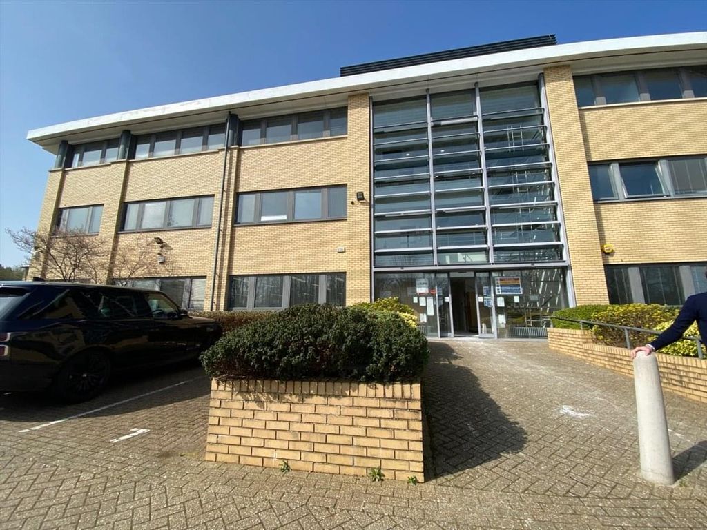 Serviced office to let in Milton Keynes, England, United Kingdom MK14, £3,000 pa