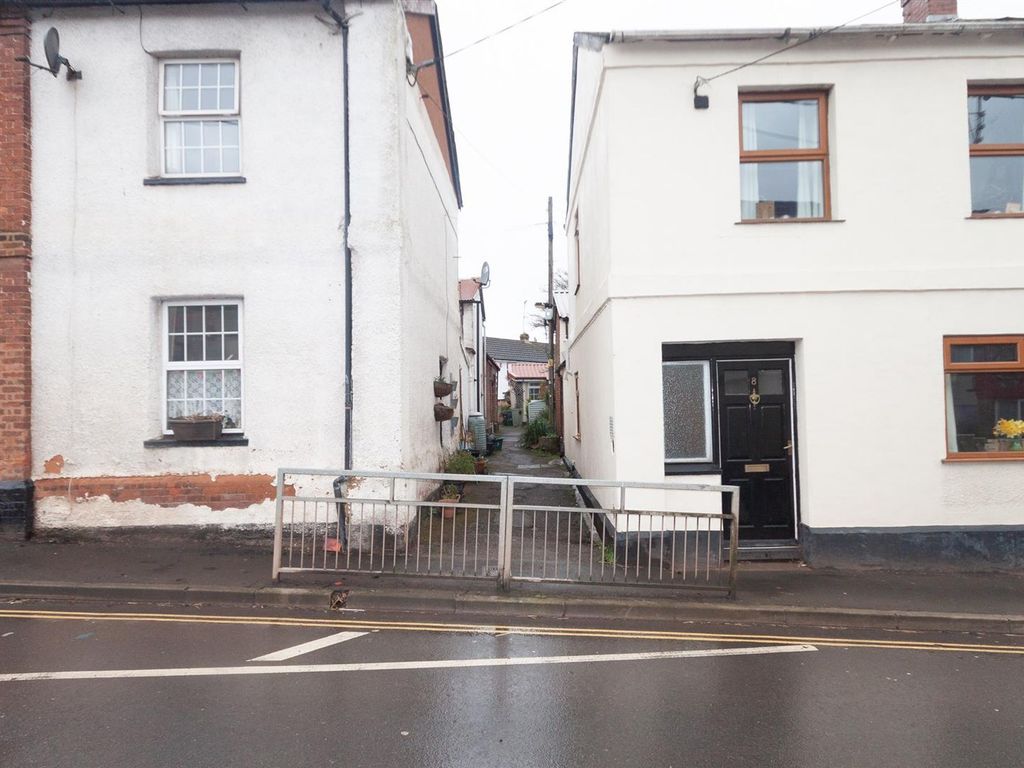 1 bed flat to rent in Mill Street, Crediton EX17, £395 pcm