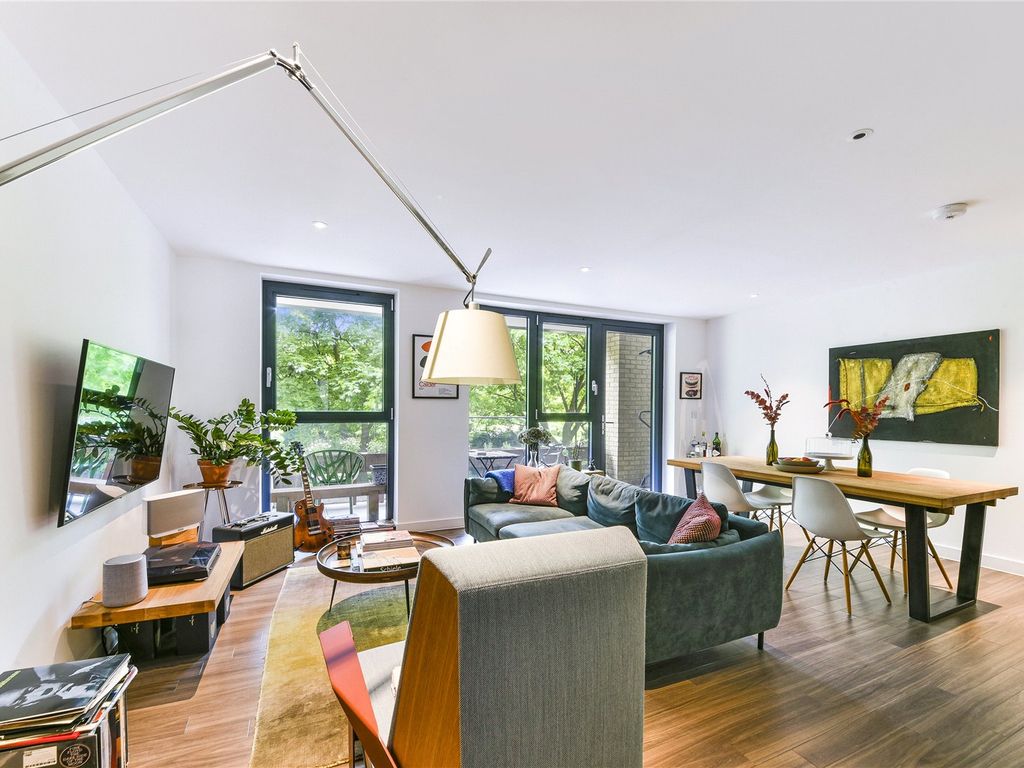 1 bed flat for sale in Charlotte King Court, 34 Goldsmiths Row, London E2, £675,000