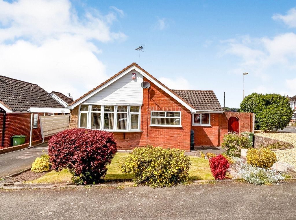 2 bed bungalow for sale in Ross Drive, Kingswinford DY6, £370,000