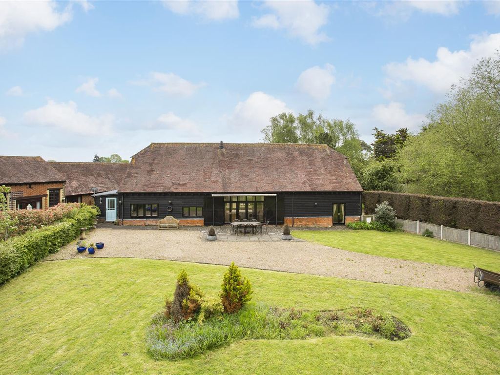 3 bed barn conversion for sale in Snodland Road, Birling, West Malling ME19, £975,000
