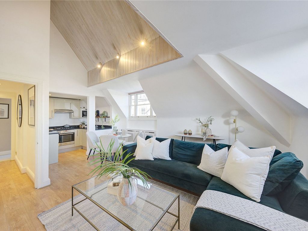 2 bed flat for sale in Campden Hill Gardens, London W8, £850,000